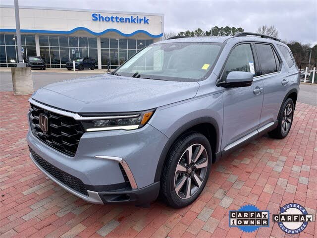 2023 Honda Pilot Touring FWD