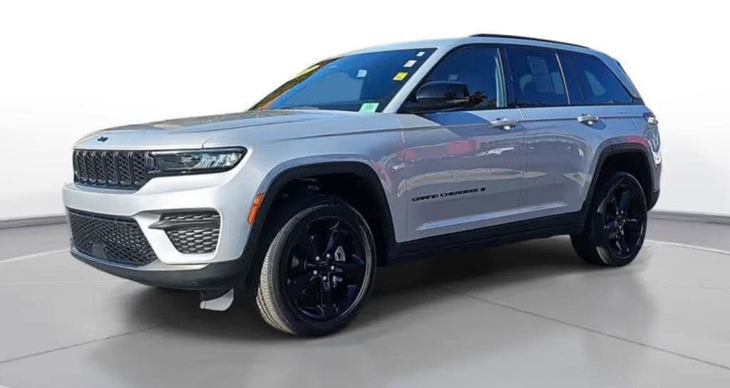 2023 Jeep Grand Cherokee Altitude 4WD