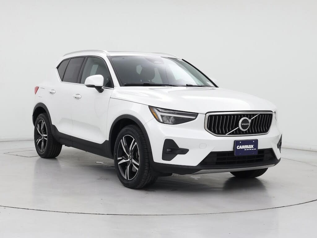 2023 Volvo XC40 B4 Plus Bright Theme FWD