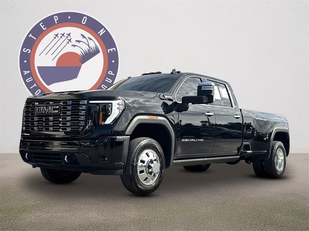 2025 GMC Sierra 3500HD Denali Ultimate Crew Cab 4WD