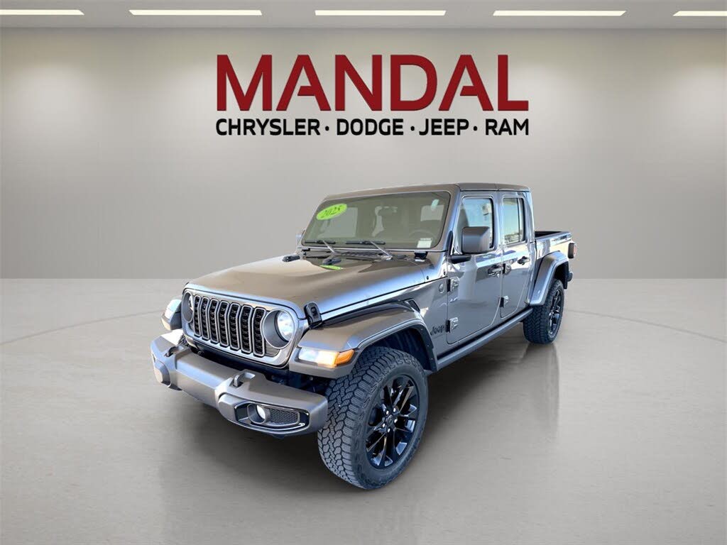 2025 Jeep Gladiator NightHawk Crew Cab 4WD
