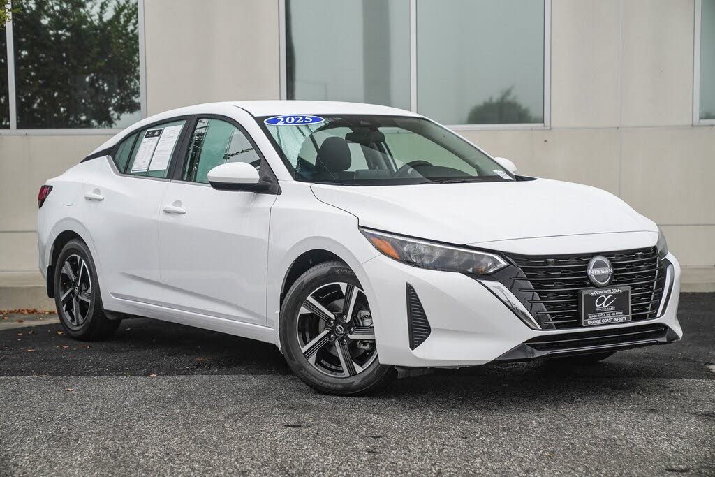 2025 Nissan Sentra SV FWD