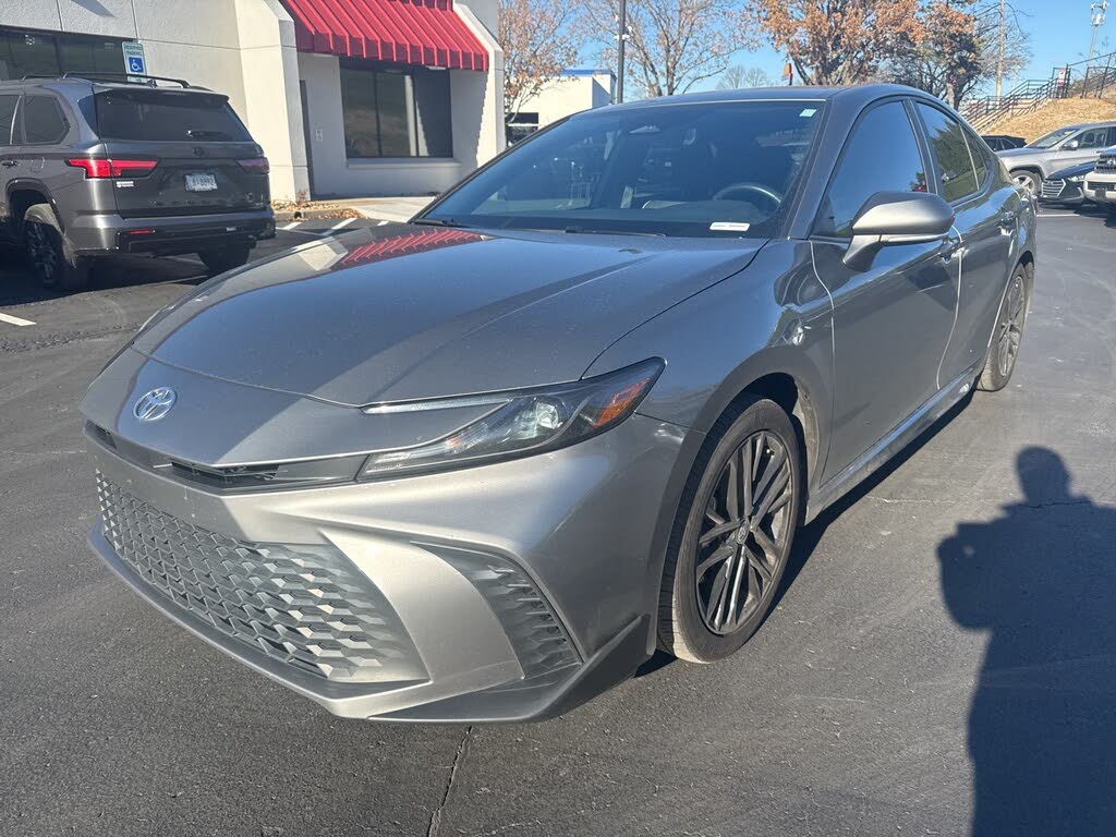 2025 Toyota Camry SE FWD