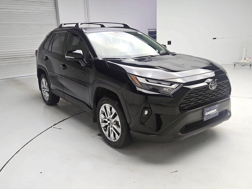 2025 Toyota RAV4 XLE Premium FWD