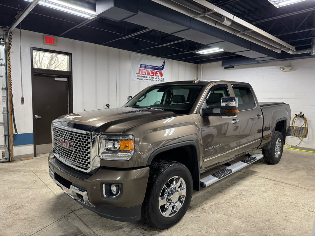 2015 GMC Sierra 3500HD Denali Crew Cab LB DRW 4WD