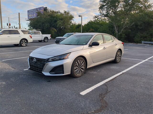 2024 Nissan Altima 2.5 SV FWD