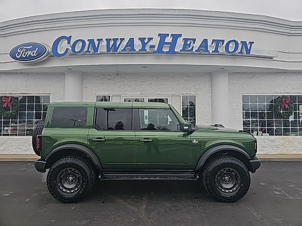 2025 Ford Bronco Outer Banks 4-Door 4WD