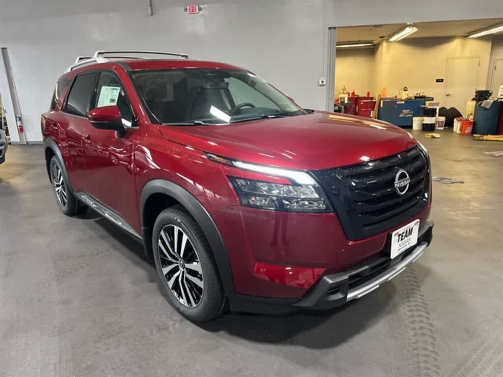 2025 Nissan Pathfinder Platinum 4WD