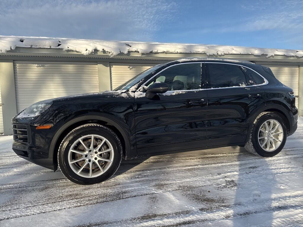 2025 Porsche Cayenne AWD
