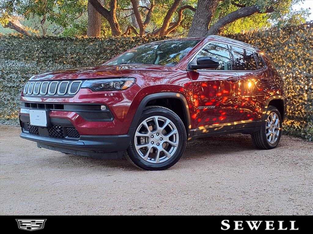2022 Jeep Compass Latitude Lux 4WD