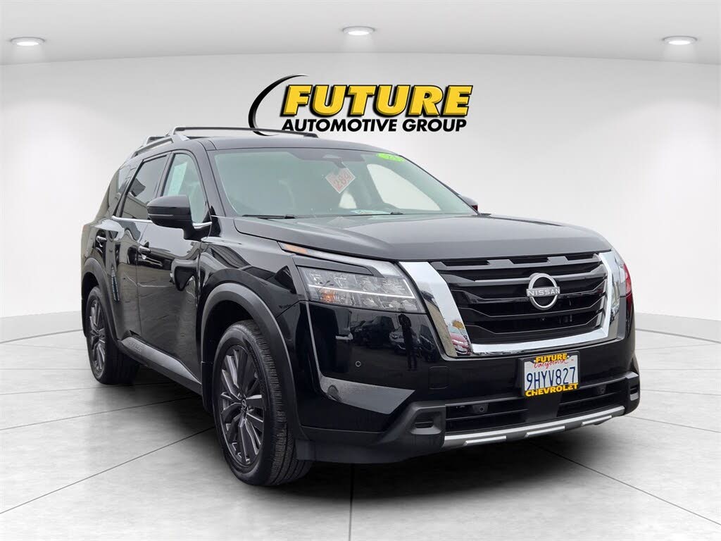 2023 Nissan Pathfinder SL FWD