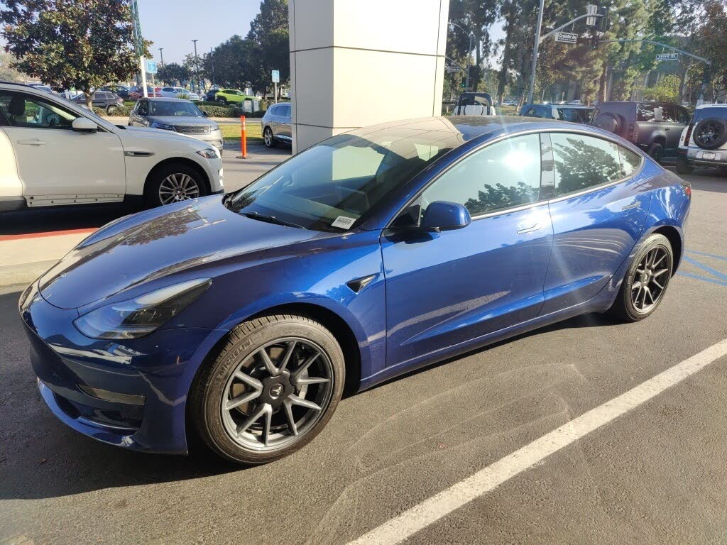 2023 Tesla Model 3 RWD