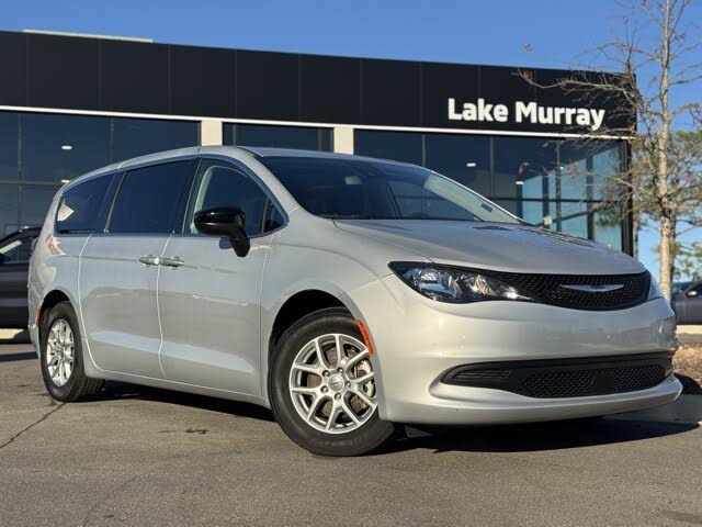2024 Chrysler Voyager LX FWD