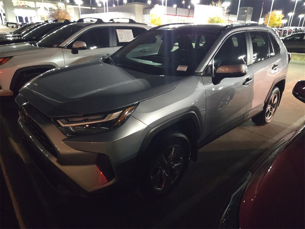 2025 Toyota RAV4 XLE FWD