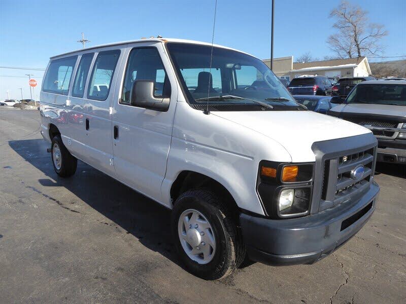2013 Ford E-Series E-350 XL Super Duty Passenger Van