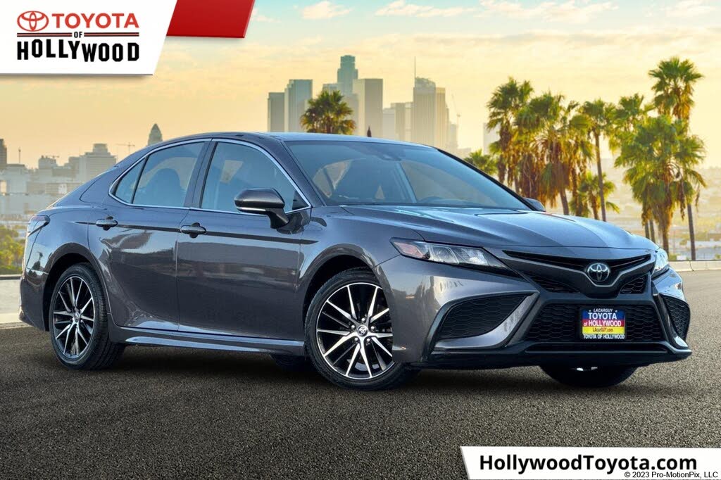 2022 Toyota Camry SE FWD