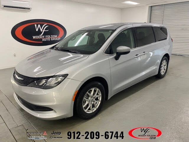 2023 Chrysler Voyager LX FWD