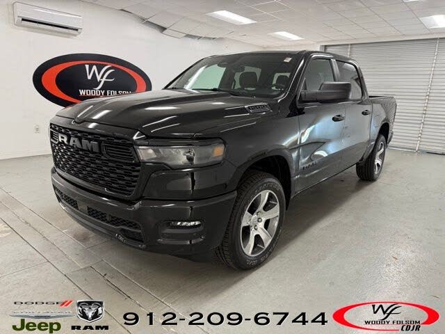 2026 RAM 1500 Express Crew Cab 4WD