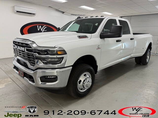 2026 RAM 3500 Tradesman Crew Cab LB DRW 4WD