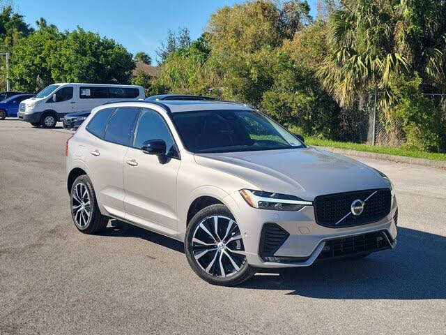 2025 Volvo XC60 B5 Plus Dark Theme AWD