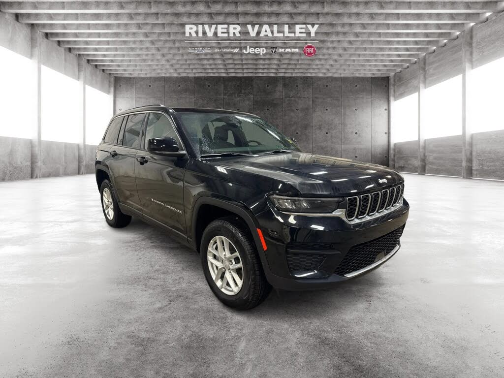 Jeep Grand Cherokee Laredo 4WD 2024