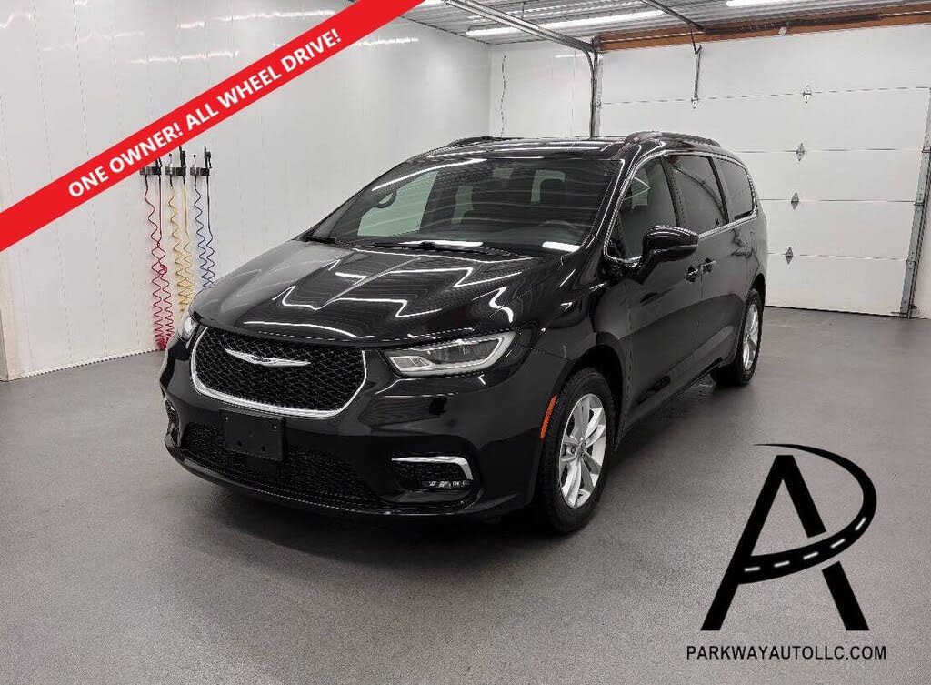 2022 Chrysler Pacifica Touring AWD