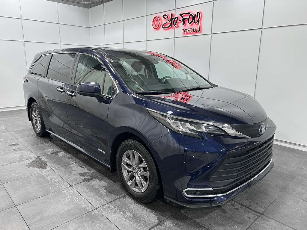 2021 Toyota Sienna XLE 7-Passenger AWD