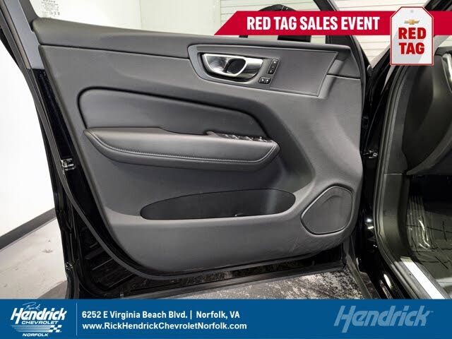 2025 Volvo XC60 B5 Plus Dark Theme AWD