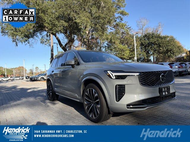 2025 Volvo XC90 B5 Plus Bright Theme 7-Passenger AWD