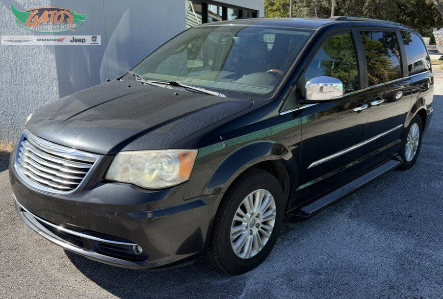 2014 Chrysler Town & Country Limited FWD