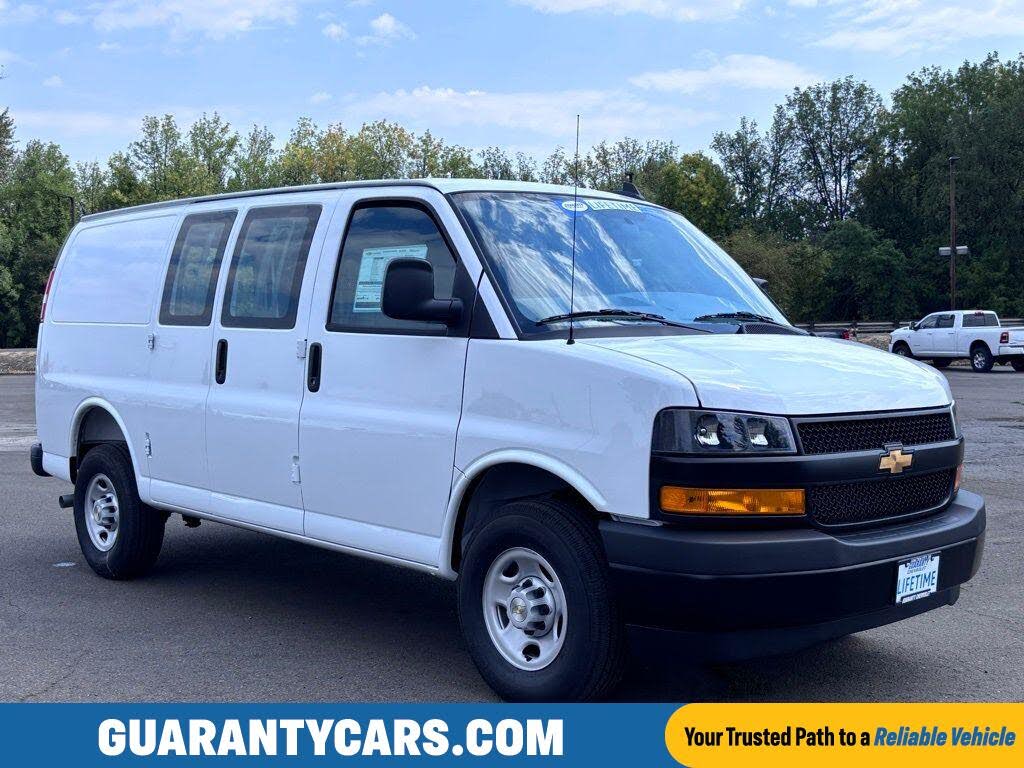 2025 Chevrolet Express Cargo 3500 RWD