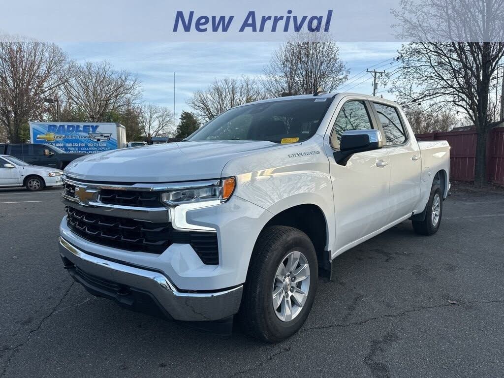2025 Chevrolet Silverado 1500 LT Crew Cab 4WD