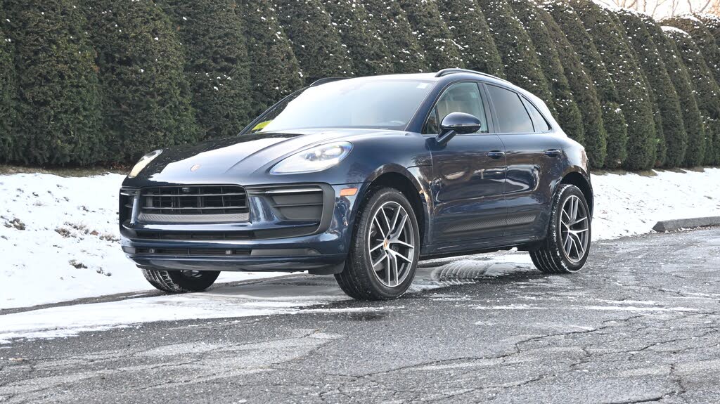 2022 Porsche Macan AWD