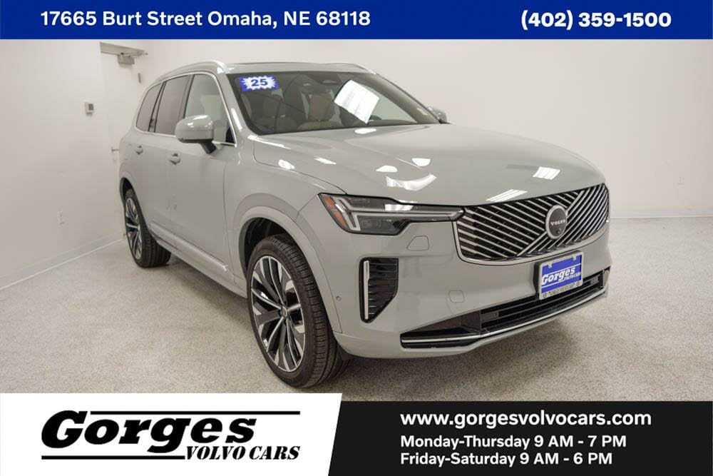 2025 Volvo XC90 B5 Plus Bright Theme 7-Passenger AWD