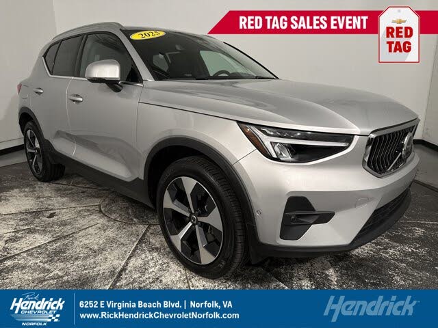 2025 Volvo XC40 B5 Plus Bright Theme AWD