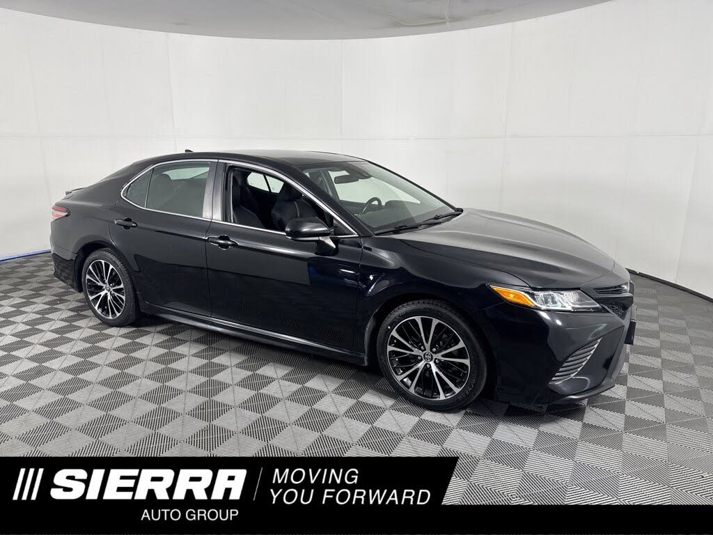2019 Toyota Camry SE FWD