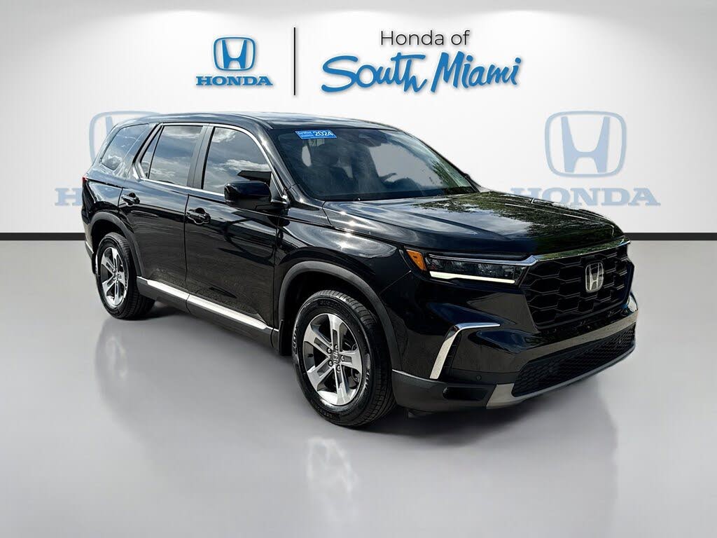 2024 Honda Pilot EX-L AWD with Captains Chairs