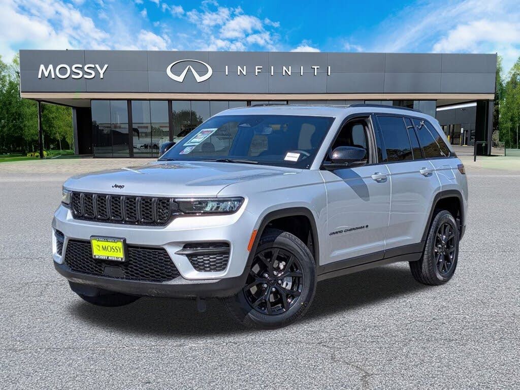 2024 Jeep Grand Cherokee Altitude 4WD