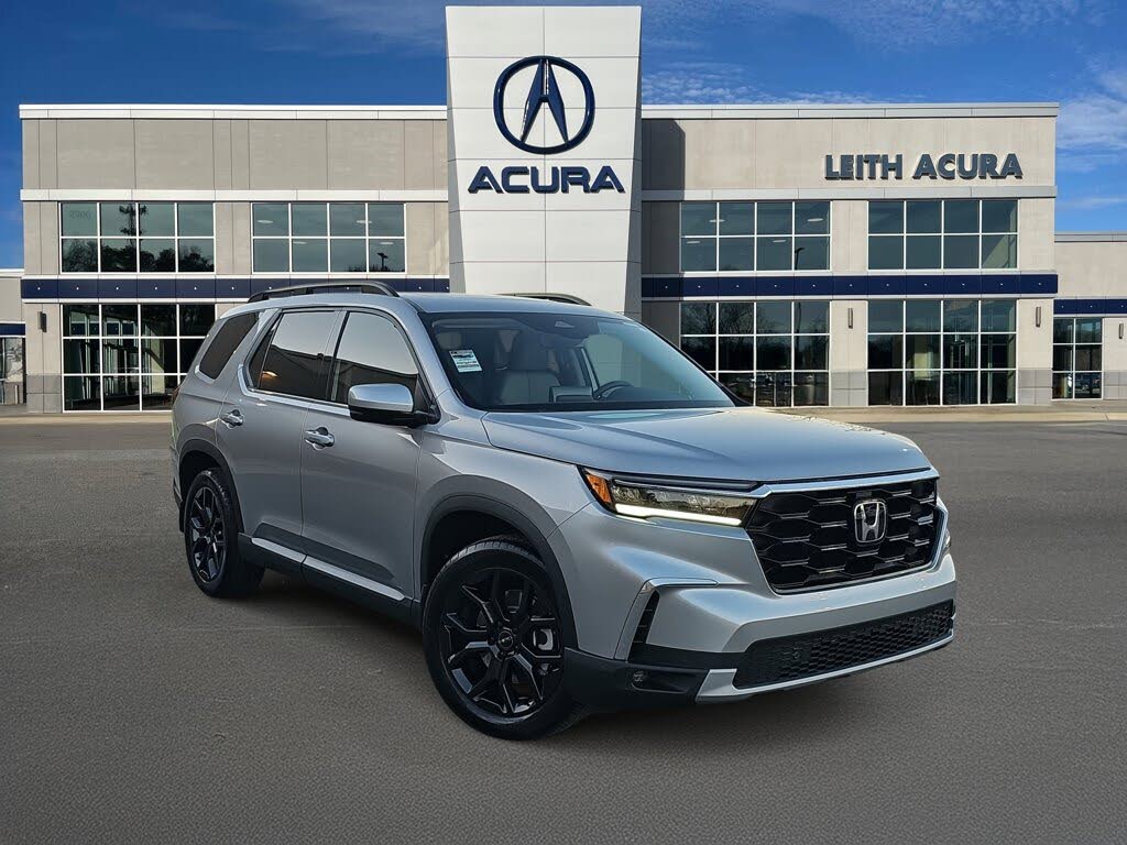 2025 Honda Pilot Touring FWD