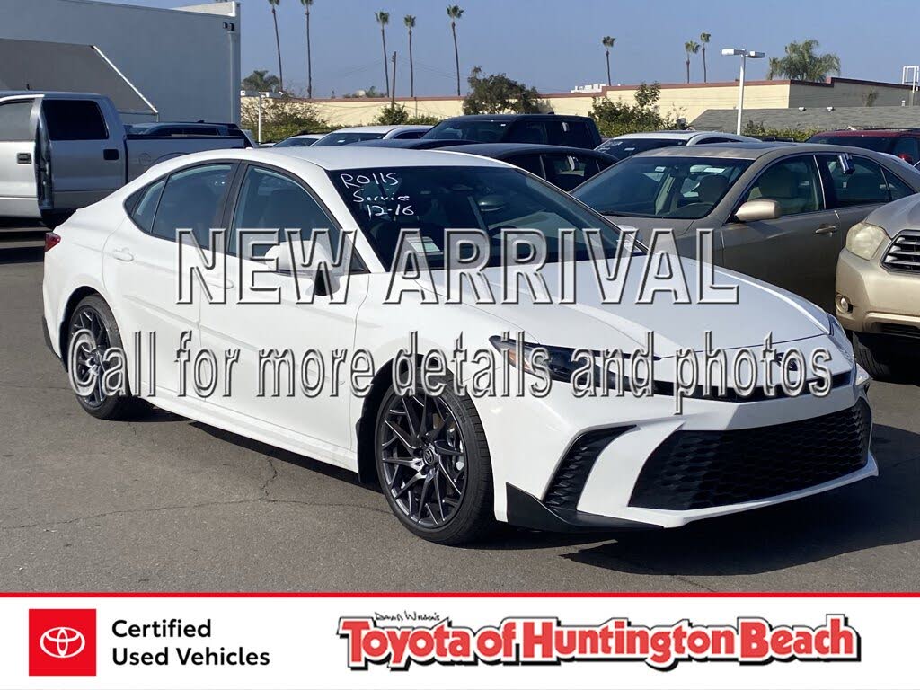 2025 Toyota Camry SE FWD
