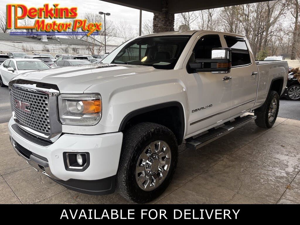 2015 GMC Sierra 2500HD Denali Crew Cab SB 4WD
