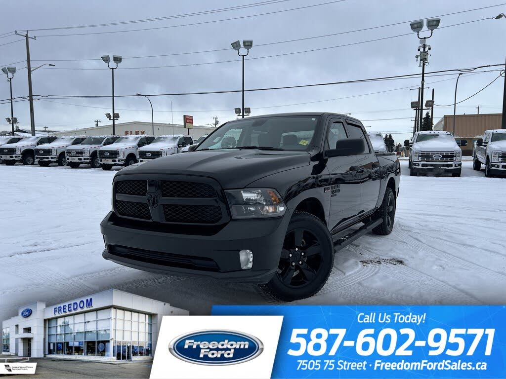 RAM 1500 Classic Express Crew Cab 4WD 2023