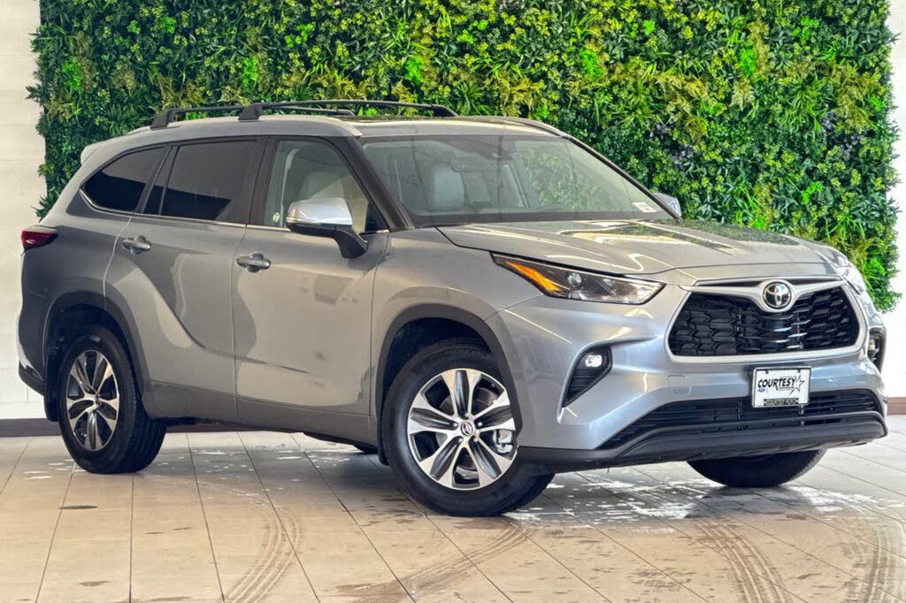 2023 Toyota Highlander XLE AWD