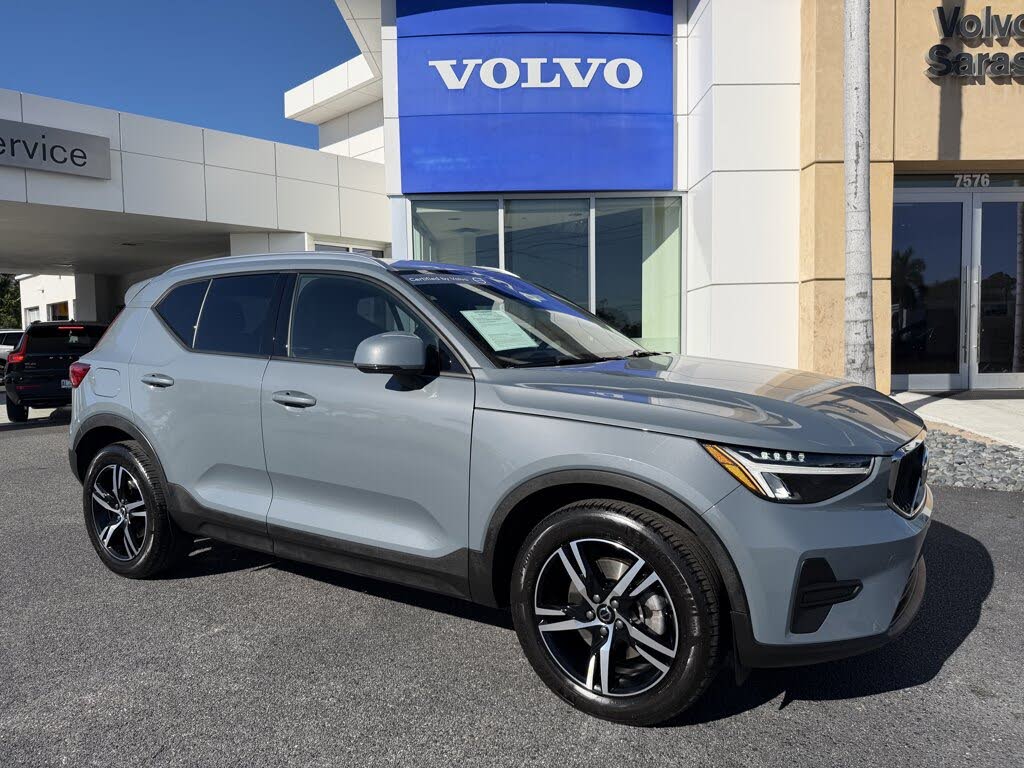2023 Volvo XC40 B4 Core FWD