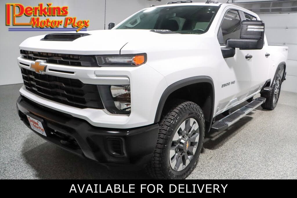 2024 Chevrolet Silverado 2500HD Custom Crew Cab 4WD