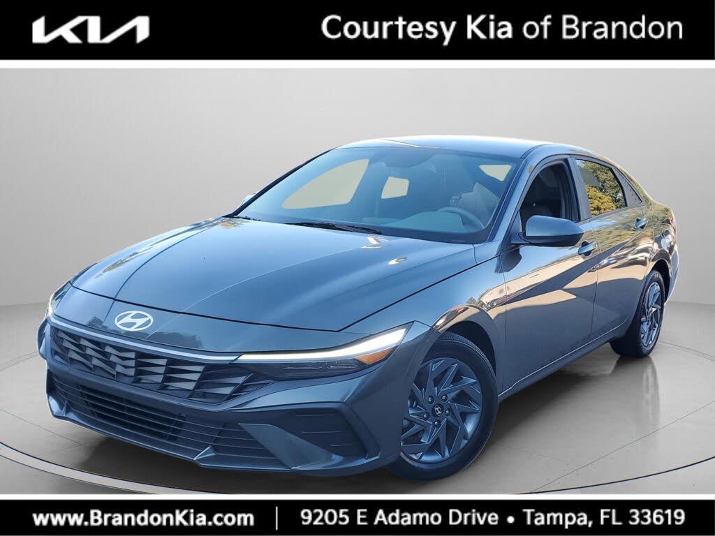 2024 Hyundai Elantra SEL FWD