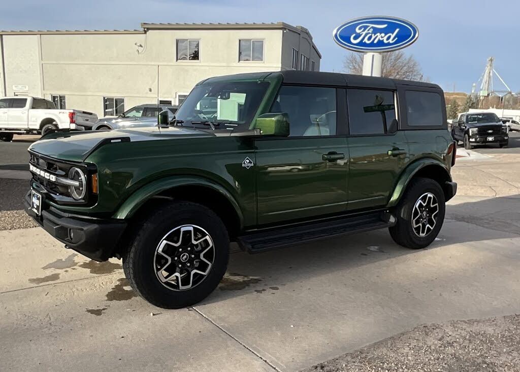 2025 Ford Bronco Outer Banks 4-Door 4WD