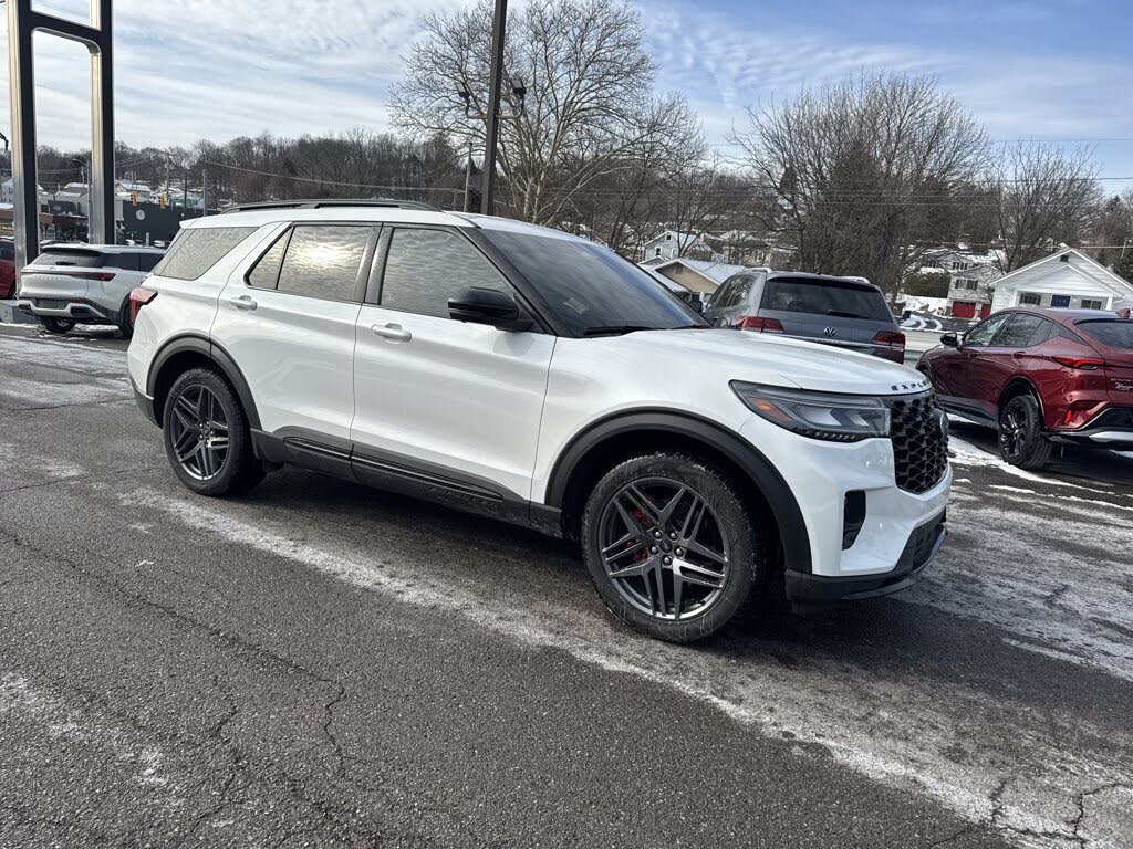 2025 Ford Explorer ST RWD