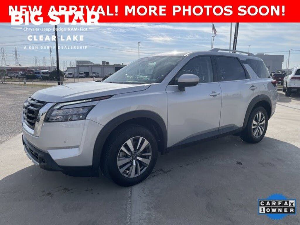 2025 Nissan Pathfinder SL FWD