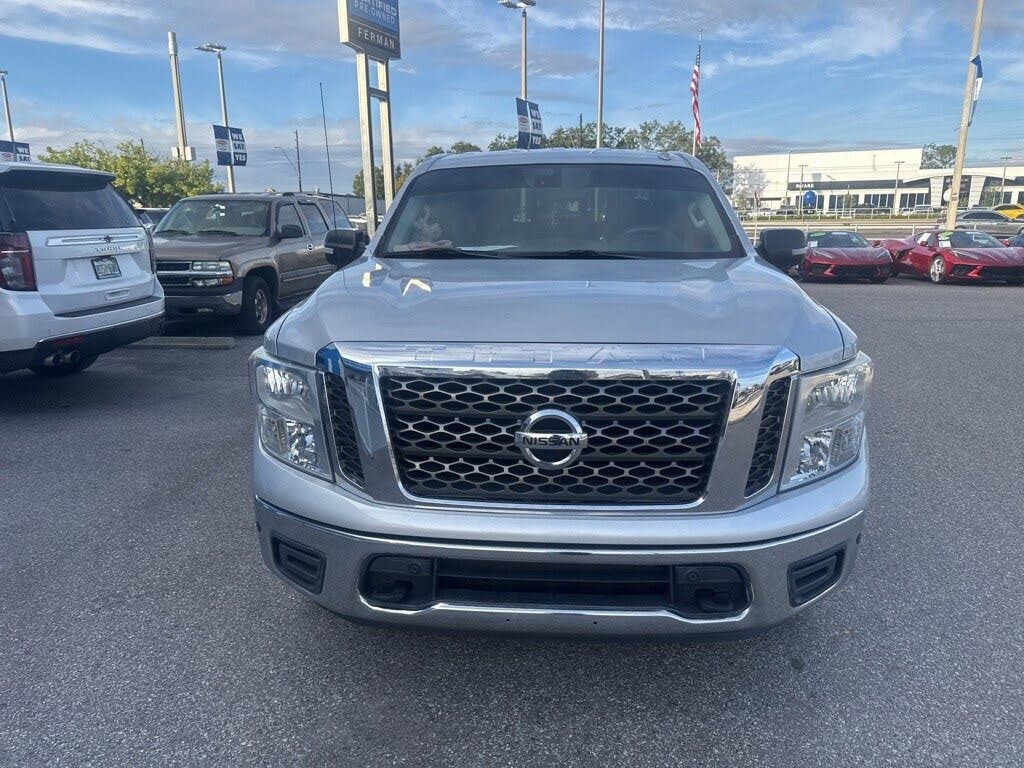 2018 Nissan Titan SV Crew Cab 4WD
